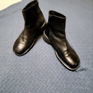 Doc Martin Vintage 90's black ankle boots.  Genuine leather.